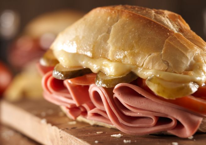 Bauru com Mortadela Tradicional