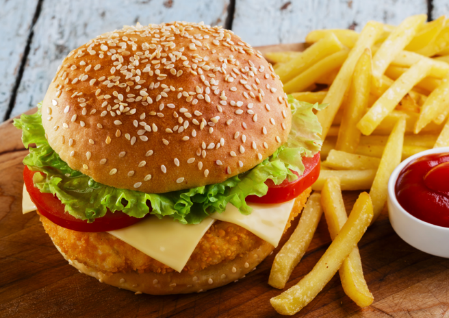 Hambúrguer Empanado com Amendoim