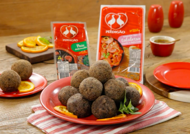 Bolinho de Feijoada com Linguiça Paio Defumada Perdigão