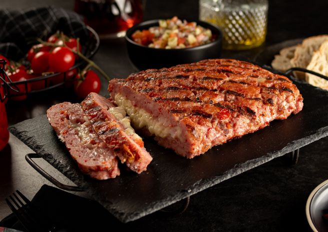 Manta de Linguiça Toscana com Pimenta-biquinho Recheada com Queijo