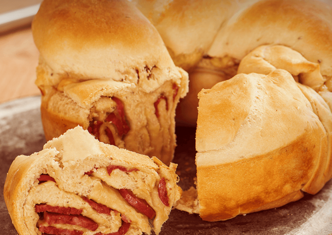 Pão de Linguiça Calabresa Trançado