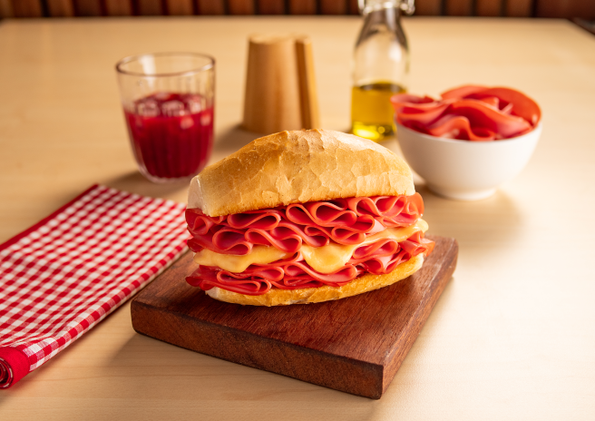 Lanche Clássico de Mortadela Ouro