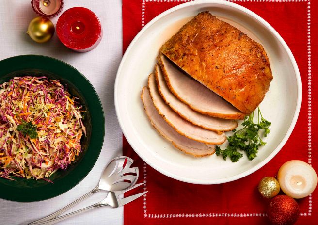 Pernil Acompanhado de Salada Leve de Repolho